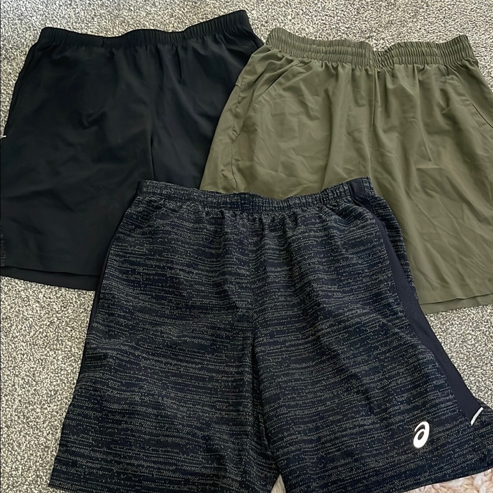 ASICS Men's Black and Gray Shorts